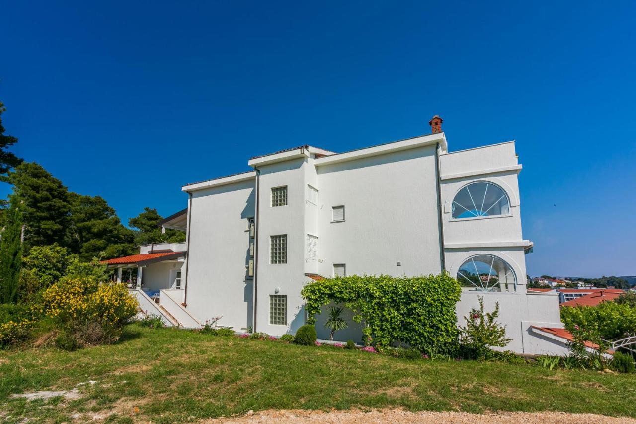 Apartments Vila Antula Banjol Eksteriør billede